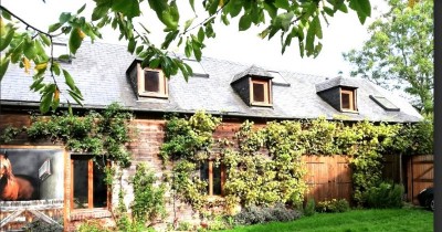 NEW Private barn 2022 with 2 bedrooms ktichen and sitting for group leaders